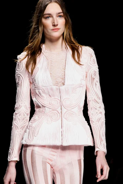 Look 19